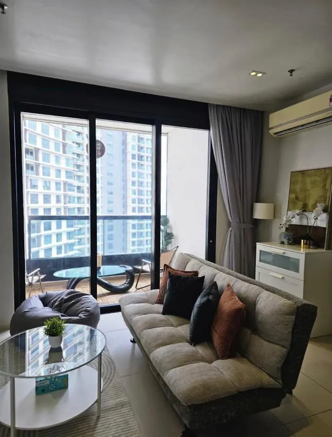 Arcoris @ Mont Kiara, Kuala Lumpur Apartman